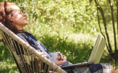 Comment Profiter de l’Été avec la Sophrologie : Conseils pour une Saison de Sérénité et de Joie