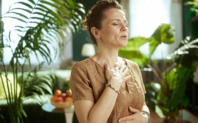 Respirer pour s’apaiser : comment la sophrologie aide à calmer le stress